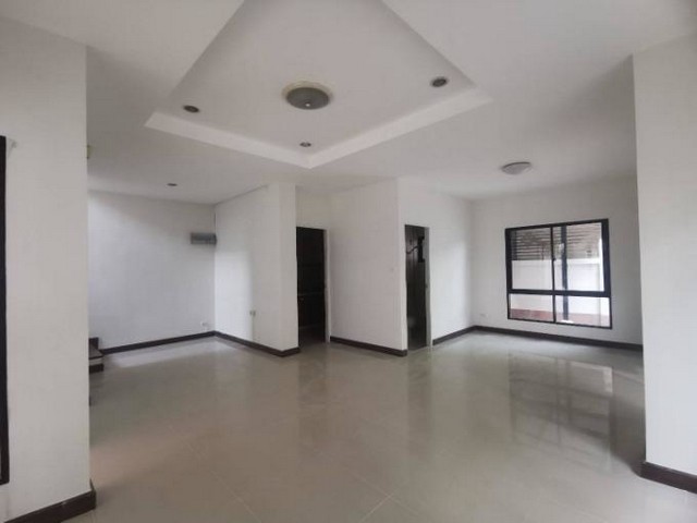 ลิฟวิ่งพาร์ค พระราม 5 บ้าน 3 ชั้น ทำเลดี ใกล้เซ็นทรัล เวสต์วิลล์ – ท่าน้ำนนท์