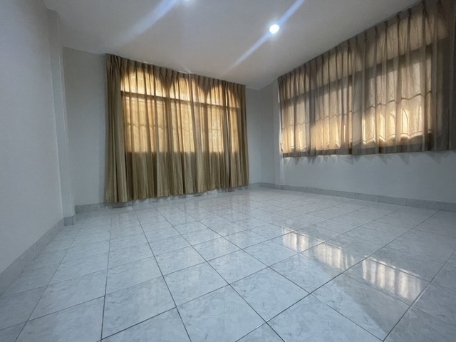 ให้เช่าบ้านเดี่ยว 60 ตรว. ย่านโชคชัย 4 ลาดพร้าว ถนนเกษตรนวมินทร์ตัดใหม่ ใกล้ รพ.สยามเปาโล