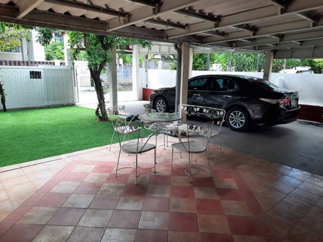 ให้เช่าบ้านเดี่ยว 2 ชั้น 100 ตรว. ย่านลาดพร้าว 15 แขวงจอมพล เขตจตุจักร ใกล้ MRT ลาดพร้าว