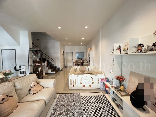 R2 ทาวน์โฮม หมู่บ้าน นิรันด์ อเวนิว ซอยรามคำแหง 174