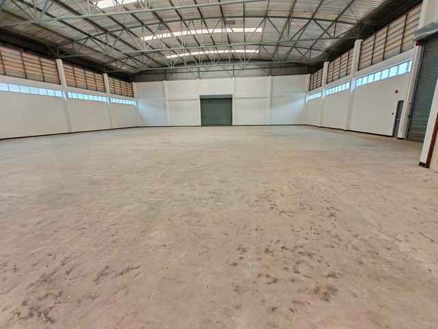 ให้เช่าโรงงานfree zoneแหลมฉบังชลบุรี ผังม่วงเข้ม พื้นที่รวม 1,450 ตรม/โรงงาน  มี  2  โรงงาน