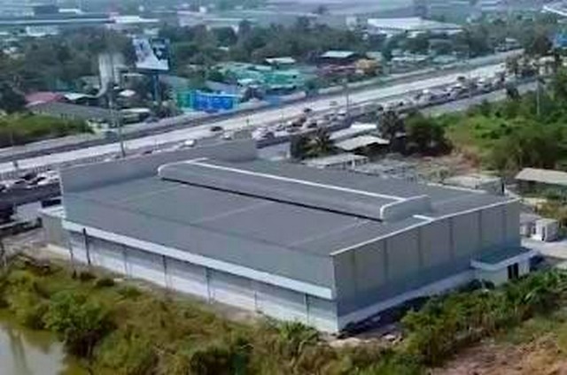 ให้เช่าโรงงานโกดังศรีราชาชลบุรี  บนเนื้อที่  4 ไร่ พื้นที่ใช้สาย 4000  ตรม. สีม่วงลาย