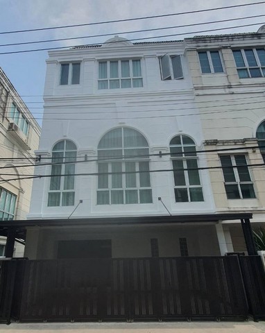 ขายพร้อมผู้เช่า Home Office เดอะพาร์ค ลาดพร้าว-วังหิน 76 ทาวน์โฮม 3.5 ชั้น หลังมุม 34 ตรว 240 ตรม ทำเลทอง ใกล้รถไฟฟ้า 