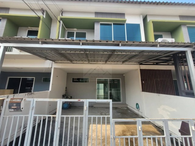 ให้เช่าทาวน์โฮม 2 ชั้น 3 ห้องนอน โครงการเดอะทรัสต์ ทาวน์ วงแหวน-ลำลูกกา ใกล้บิ๊กซี โลตัสลำลูกกา