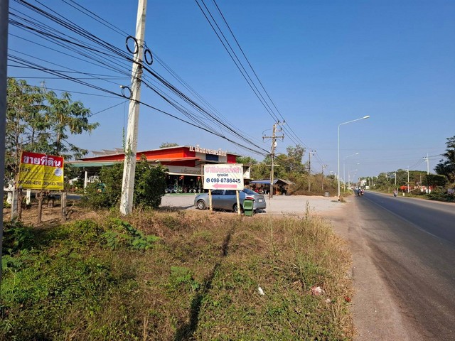 ขายที่ดินติดถนน 24 - 1- 35 ไร่ ใกล้ปั๊ม PT สามพร้าว จ.อุดรธานี   ZP164