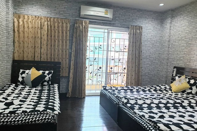 ขายทาวน์เฮ้าส์ เชียงใหม่ 21 ตร.ว. มี 3 ห้องนอน 4 ห้องน้ำ พื้นที่กว้างขวาง  ทำเลที่ตั้งอันยอดเยี่ยมได้อย่างลงตัว