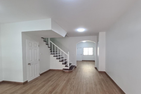 ทาว์นโฮม 3 ชั้น สราญพฤกษ์ ลาดพร้าว130 ใกล้รถไฟฟ้า เดอะมอลล์บางกะปิ