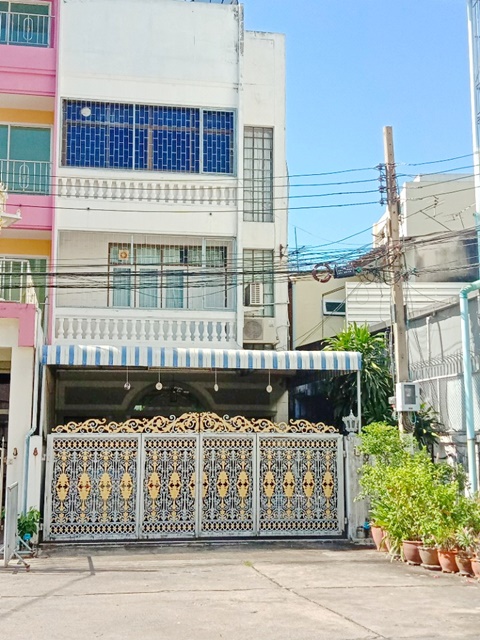 โชรส์เบอรี 800 ม. เอเชียทีค 500ม. 4นอน ทำเลดี ให้เช่าทาวน์เฮ้าส์ 3.5ชั้น มีดาดฟ้า 29ตร.วา.360ตร.ม. เจริญกรุง85-91 5น้ำ เฟอร์ครบ