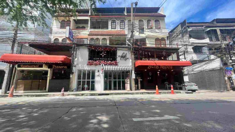 ขายทาวน์โฮม 3ชั้นครึ่งพร้อมผู้เช่า ทำเลดี เขตวัฒนา จังหวัดกรุงเทพมหานคร