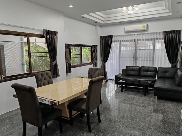 ให้เช่าบ้านเดี่ยว 2 ชั้นครึ่ง (มีดาดฟ้า) 6 ห้องนอน ซอยลาดพร้าว42 เฟอร์นิเจอร์และเครื่องใช้ไฟฟ้าครบชุด พร้อมอยู่