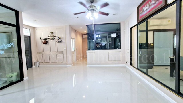 บ้านเดี่ยว  62.1 ตร.วา ลัดดารมย์ ติวานนท์ ปทุมธานี ต้นโครงการ