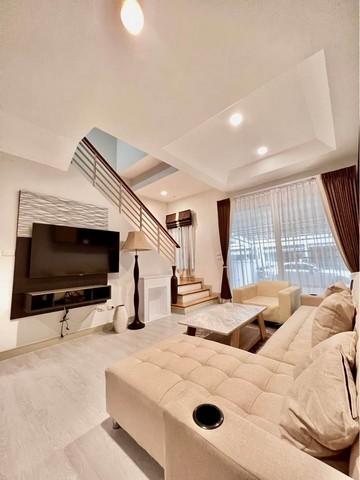 BH3534 ให้เช่าทาวน์โฮม 3 ชั้น บ้านกลางเมือง พระราม 9 - วงแหวน บนถนนกรุงเทพกรีฑา ใกล้ Wellington College