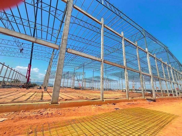 ให้เช่าโรงงานสร้างใหม่ศรีราชาชลบุรี   85  ไร่ ผังสีม่วง