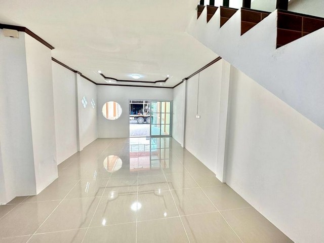 KDH0082 ขาย ทาวน์เฮ้าส์ ตาลล้อม  ขนาด 19 ตร.วา แปลงมุม รีโนเวททั้งหลัง