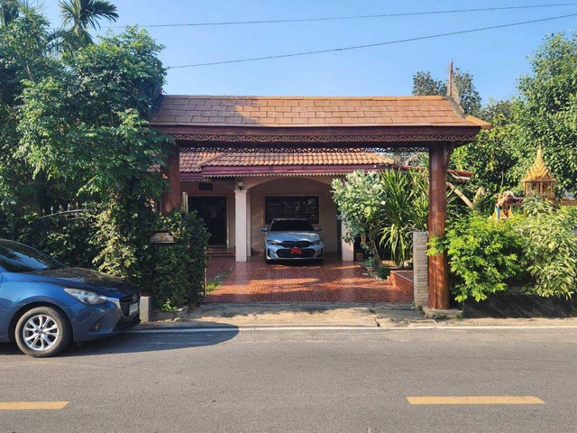 ขายบ้าน สามหลัง พร้อมที่ดิน 142 ตารางวา ใจกลางชุมชน  คลองสอง คลองหลวง  ปทุมธานี  ZB100