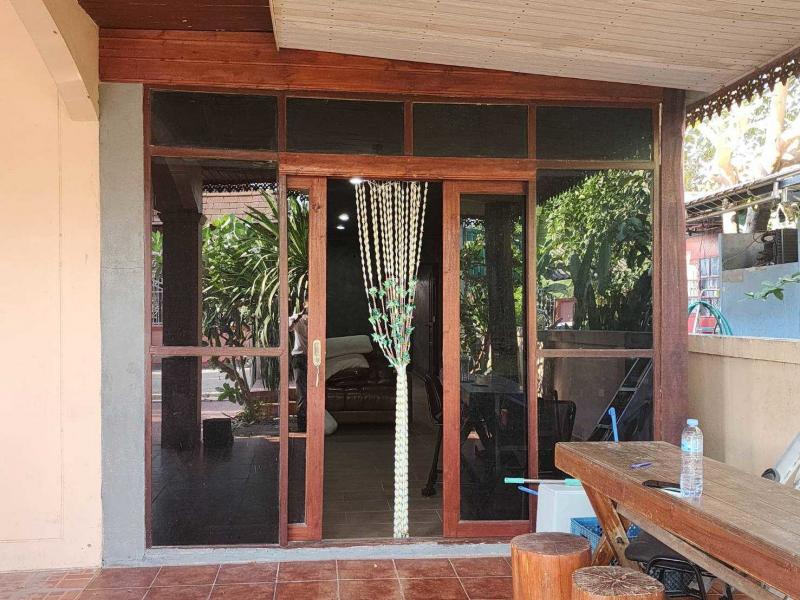 ขายบ้าน สามหลัง พร้อมที่ดิน 142 ตารางวา ใจกลางชุมชน  คลองสอง คลองหลวง  ปทุมธานี  ZB100