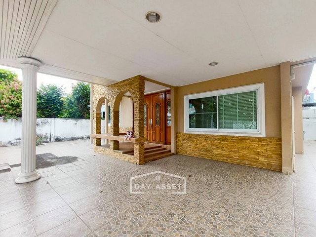 ขายบ้านเดี่ยว 2 ชั้น หมู่บ้าน ช.รุ่งเรือง 4 ซอย ประชาราษฎร์ 5 ทำเลดี พื้นที่รอบบ้านเยอะ เนื้อที่ 63 ตร.ว. ขายเพียง 8,500,000 ล้านบาท