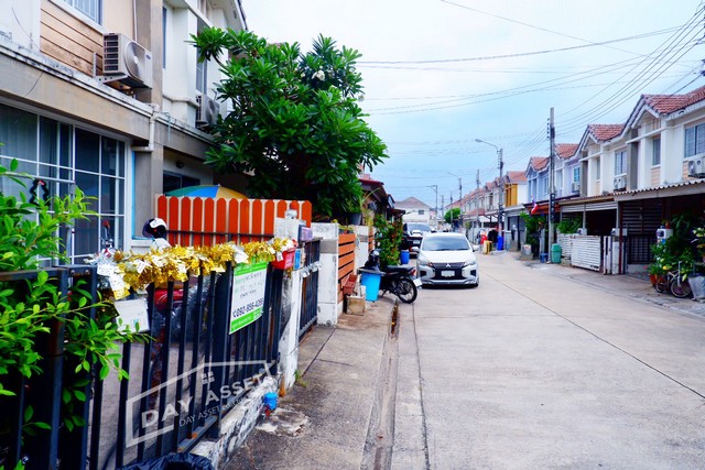 ขายทาวน์เฮาส์ 2 ชั้น หมู่บ้านพฤกษา 76 บางใหญ่ - แก้วอินทร์ หลังริม ใกล้รถไฟฟ้าสายสีม่วง เนื้อที่ 25.2 ตร.ว. ขายเพียง 1,990,000 ล้านบาท