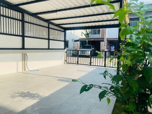 ทาวน์โฮมมือ2 ศรีราชา ราคาถูก รีโนเวทใหม่ โกลเด้น ทาวน์ วังหิน-เขาแตงอ่อน FP-H0309