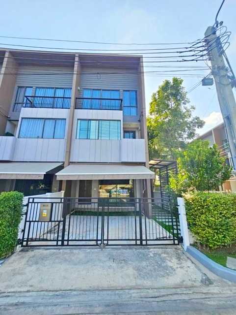 เพลินนารี่ มอลล์ 3นอน thow หลังมุม 26ตร.วา. ตลาดออเงิน900ม ให้เช่าทาวน์โฮม 3ชั้น 306ตร.ม. บ้านกลางเมือง MRTมัยลาภ 3.9กม.  3น้ำ สุขาภิบาล5 