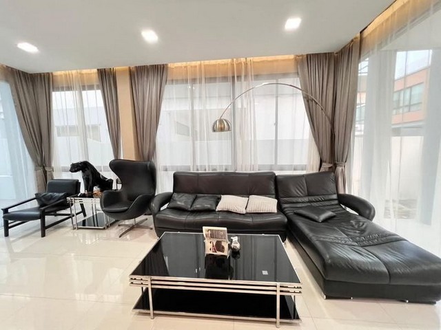 ให้เช่าพูลวิลล่าใวจกลางเมือง เฟอร์ครบ โซนช้างเผือก