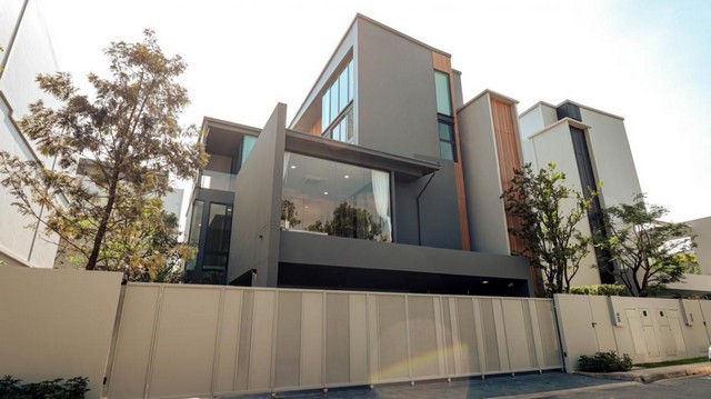 รหัสC6700 ให้เช่าบ้านเดี่ยว 3ชั้น มีลิฟท์ โครงการVIVE Krungthep Kreetha (วีเว่ กรุงเทพกรีฑา) ใกล้โรงเรียนนานาชาติ เวลลิงตั้น