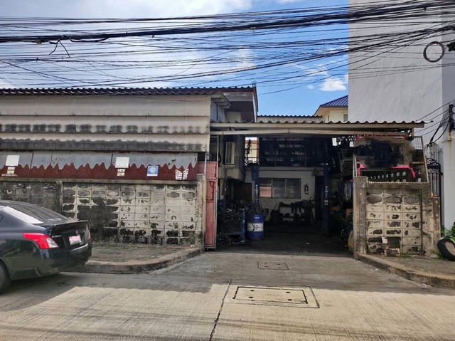 HR2343ปล่อยเช่าบ้าน 2 ชั้น ต่อเติมหลังคาเต็มพื้นที่ หมู่บ้านเสรี ตรงข้าม เดอะไนน์ พระราม 9