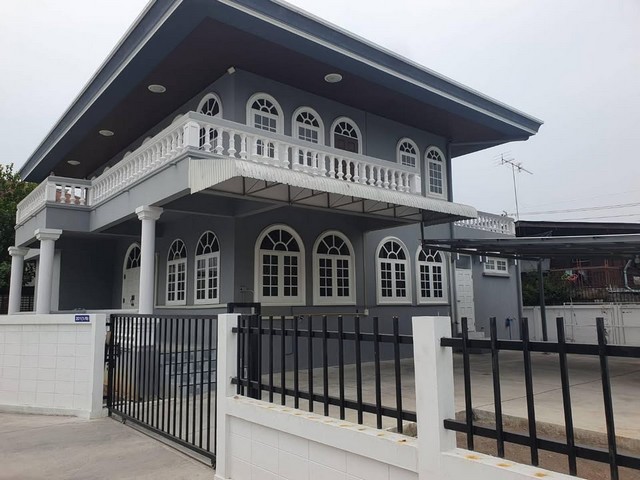 HR2352ให้เช่าบ้านเดี่ยว หลังใหญ่ หมู่บ้านเสรี อ่อนนุช 70 / 1 เหมาะทำเป็นออฟฟิศ ทำธุรกิจ พักอาศัยได้ด้วย 