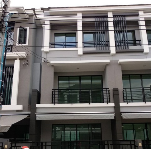  ให้เช่าและขาย ทาวน์โฮม 3 ชั้น บ้านกลางเมือง สาทร สุขสวัสดิ์ ใกล้บิ๊กซีพระประแดง พร้อมอยู่