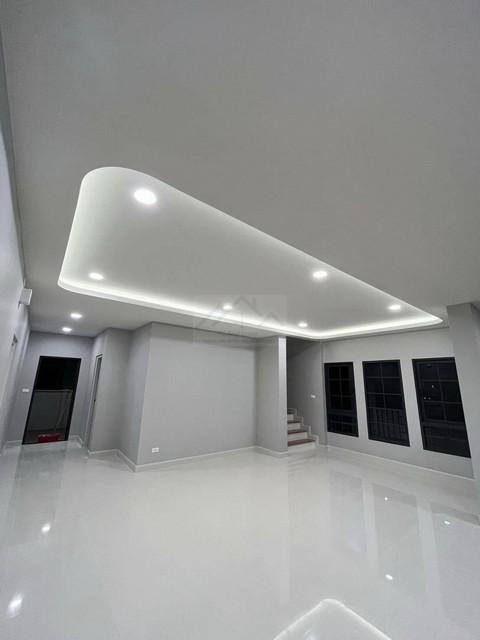 ให้เช่าบ้านเดี่ยว 2 ชั้น CENTRO Bangna เฟส 2 สไตล์ English Modern Cottage ใกล้เมกะบางนา