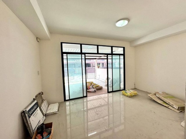 KDH0086 ขายทาวน์เฮ้าส์เดอะโฮมปาร์ค (พานทอง) ขนาด 21.2 ตร.วา หมู่บ้าน ติดถนนหลัก