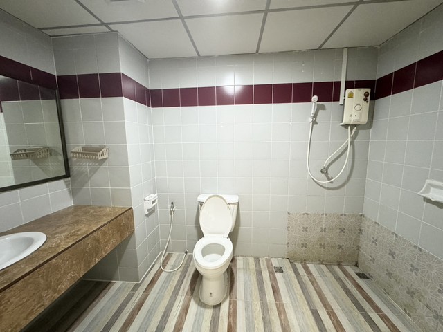 ให้เช่าทาวน์เฮ้า 3 ชั้น ใกล้ตลาดโชคชัย 4  Lotus , Big-C , seven ใกล้ รพ.ลาดพร้าว , รพ.เปาโลโชคชัย 4 , ซอยลาดพร้าว 64 ใกล้ รร. กานดา