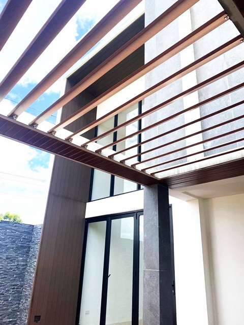 พระจอมเกล้าธนบุรี 1.4 กม ให้เช่าบ้านเดี่ยว 2 ชั้น 55 ตร.วา พุทธบูชา 40-46 3 นอน .220 ตร.ม.ม.4 น้ำ  บิ๊กซี ประชาอุทิศ 3.1 กม