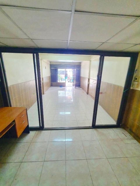 ทางด่วน ดินแดง ARLราชปรารภ20-24  BTSอนุสาวรีย์ชัย ให้เช่าบ้าน อาคารพาณิชย์  3ชั้น  ประตูน้ำ ดินแดง ใกล้ตลาด 3นอน 3น้ำ