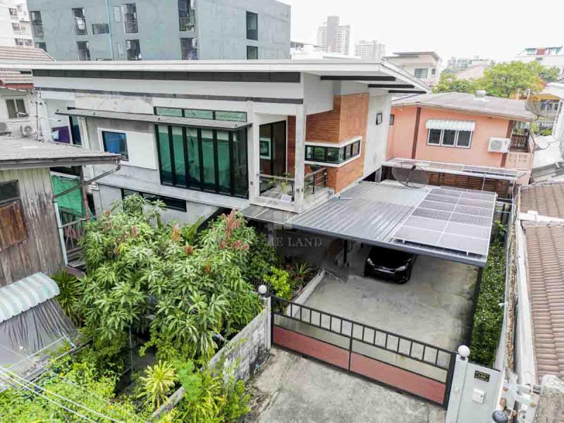 บ้านเดี่ยว 2 ชั้น ซอย สุนทรศิริ ประชาราษฎร์บำเพ็ญ ใกล้ MRT ห้วยขวาง 