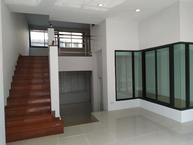 ให้เช่าโฮมออฟฟิศ 4 ชั้น    เดอะฮาบิแทท ศรีวรา ทาวน์อินทาวน์ ตรงข้าม Makro Food service ศรีวรา  ทำออฟฟิศได้