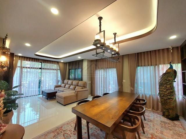 P527 ขาย บ้านเดี่ยว แกรนด์บริทาเนีย Grand Britania พระราม 9 - กรุงเทพกรีฑา ถนนพัฒนาชนบท 3 ตกแต่งสวยคลาสสิค เฟอร์นิเจอร์พร้อมอยู่