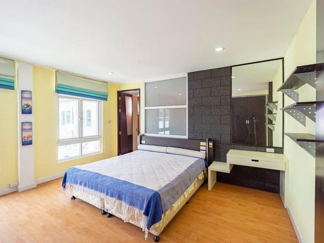 P524 ให้เช่า ทาวน์โฮม หมู่บ้าน เมอริท เพลส ลาดพร้าว 87 MERIT PLACE Ladprao 87 เดินทางสะดวก ออกลาดพร้าว 101 โพธิ์แก้ว โยธินพัฒนา นวมินทร์