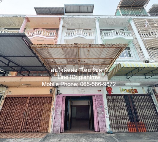 อาคารพาณิชย์ ขายตึกแถว 4.5 ชั้น ซอยเพชรเกษม 42 ใกล้ MRT-บางหว้า 8Bedroom4น้ำ 3300000 B.   เยี่ยม! เป็นตึกแถวที่มีราคาไม่แพง อยู่ในทำเลที่ดีมาก มีที่จอดรถ มีถนนคอนกรีตหน้าบ้านที่ไม่ตรงข้ามใคร ด้านหน้าบ้านมีถนนคอนกรีตที่กว้างถึง 10 ม. สามารถจอดรถใหญ่หน