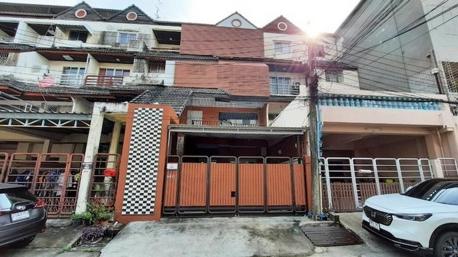 ให้เช่าและขายทาวน์โฮม 4 ชั้น หมู่บ้านวราธรวิลล์ พัฒนาการ 44 ใกล้ทองหล่อ ทางด่วน มอเตอร์เวย์