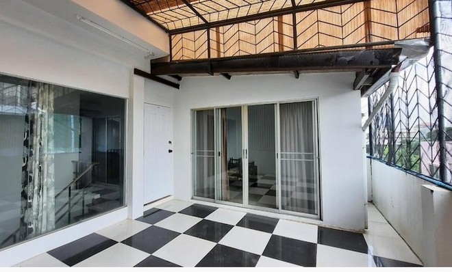 ให้เช่าและขายทาวน์โฮม 4 ชั้น หมู่บ้านวราธรวิลล์ พัฒนาการ 44 ใกล้ทองหล่อ ทางด่วน มอเตอร์เวย์