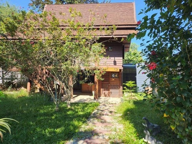 บ้านเดี่ยว สร้างด้วยสถาปนิกฝรั่งเศส โครงสร้างแข็งแรง สันกำแพง