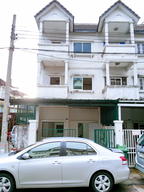 เทอร์มินอล 21 พระราม3 3กม. เจริญราษฎร์ ให้เช่าทาวน์โฮมใหญ่มาก 4ชั้น-ดาดฟ้า 4นอน เซนทรัล พระราม3 1.6 กม. 4น้ำ  27ตรว. 227ตรม. แอร์ใหม่3ตัว 