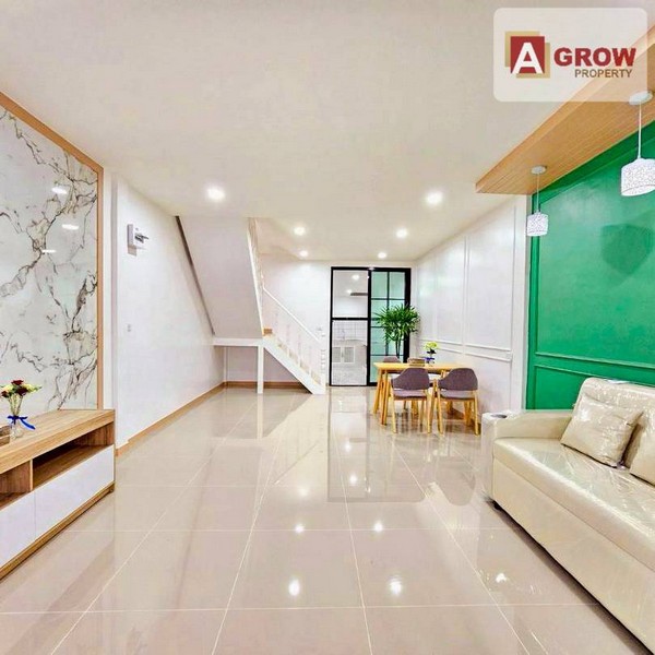 หมู่บ้านบัวทอง 2 บ้านทำเลรถไฟฟ้า ทำเลทอง ตกแต่งครบพร้อมอยู่