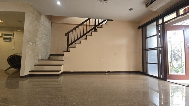 รหัสC6719 ให้เช่าทาวน์โฮม 3 ชั้น หลังมุม โครงการทาวน์อเวนิว พระราม9  เหมาะสำหรับทำ home office