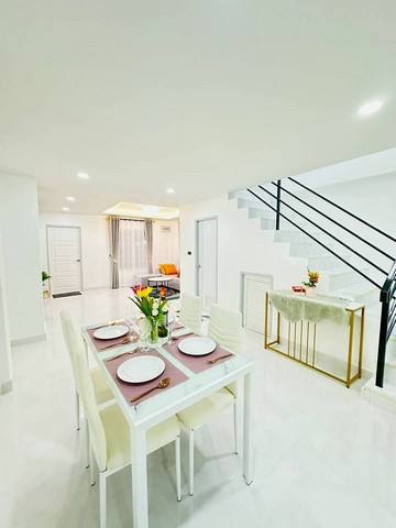 ทาวน์โฮม 2 ชั้น หัวมุม บ้านเลขที่ 61/19 พื้นที่ 43 ตารางวา