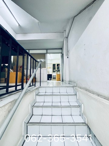 ขายด่วนอาคารพาณิชย์ 5 ชั้น รามคำแหง 2 ซอยรามคำแหง 6 บางนา หลังมุม จอดรถได้หลายคัน ใกล้ตลาดนัมเบอร์วัน-ราม 2