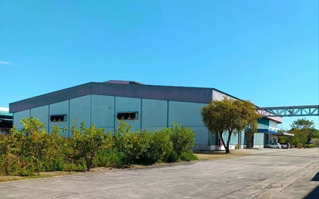 ขายที่ดินพร้อมสิ่งปลูกสร้างบ้านบึงชลบุรี ผังม่วงลาย บนพื้นที่  24  ไร่ ขนาดพื้นที่รวม 10,000 ตรม.