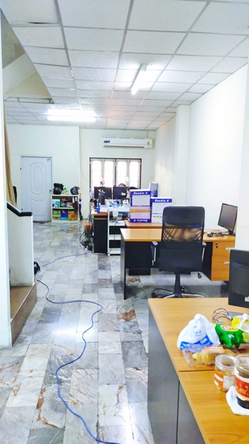 เจริญราษฎร์ ให้เช่าทาวน์โฮมใหญ่มาก เซนทรัล พระราม3 1.6 กม.4ชั้น-ดาดฟ้า  4นอน เทอร์มินอล 21 พระราม3 3กม. 4น้ำ  26ตรว.  226ตรม. แอร์ใหม่3ตัว 