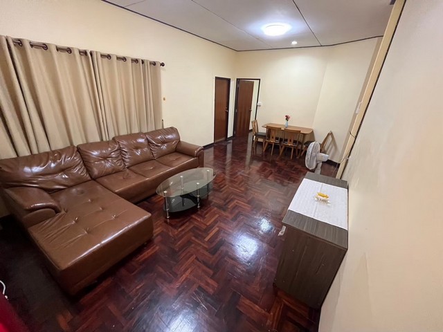 ให้เช่าบ้านศรีราชา บ้านชั้นเดียว 82 ตร.ว. ห้องนอน 3 ห้องน้ำ2 ติดถนนสุขุมวิท อำเภอศรีราชา จังหวัดชลบุรี